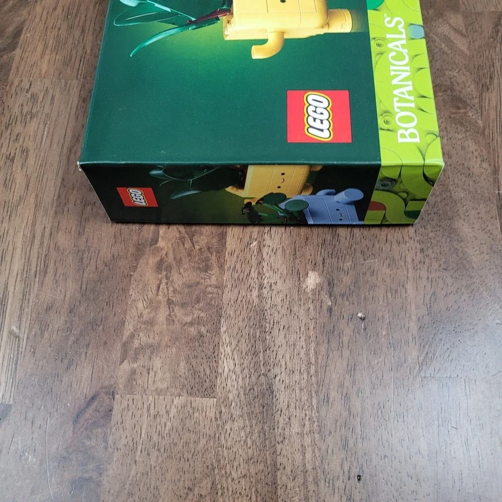 LEGO Botanicals Happy Plants Building Toy Set #10349 NIB Sealed